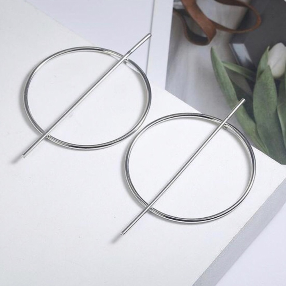 Hollow circle earrings 🌳